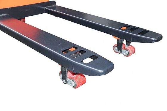 Table de levage à ciseaux hydrauliques rechargeables avec écran LCD et différentes roues
