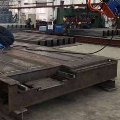 30 tonnes - 300 tonnes sur une capacité maximale de 18 m